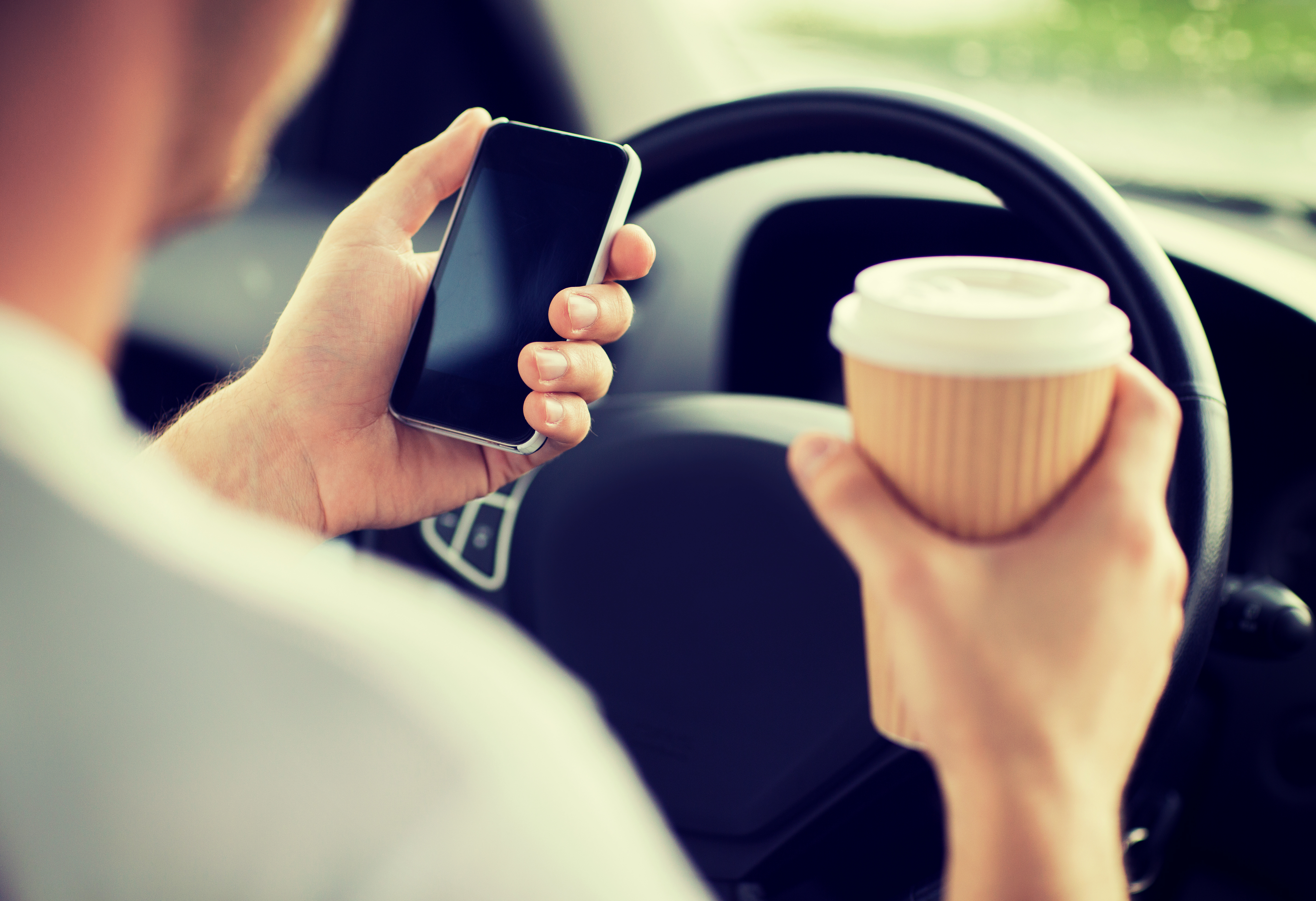 These hands-free phone tricks can prevent distracted driving